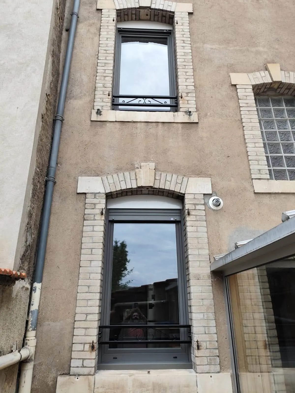 Fenêtres aluminium bicolores sur mesure à Dieulouard — vue 6