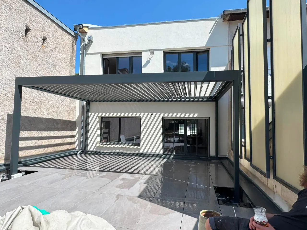 Pergola bioclimatique XXL de 6 m × 4 m à Laxou — vue 1