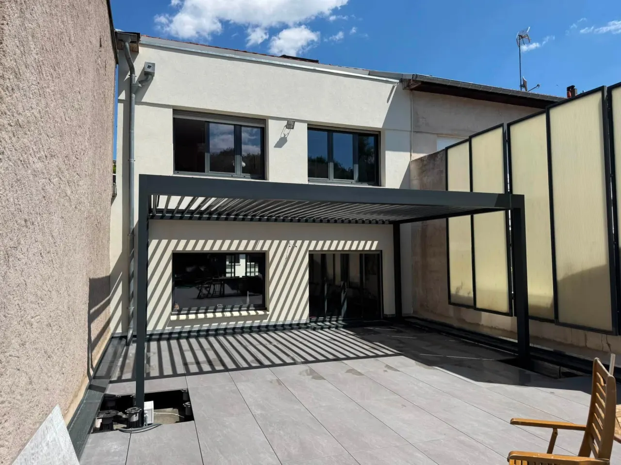 Pergola bioclimatique XXL de 6 m × 4 m à Laxou — vue 2