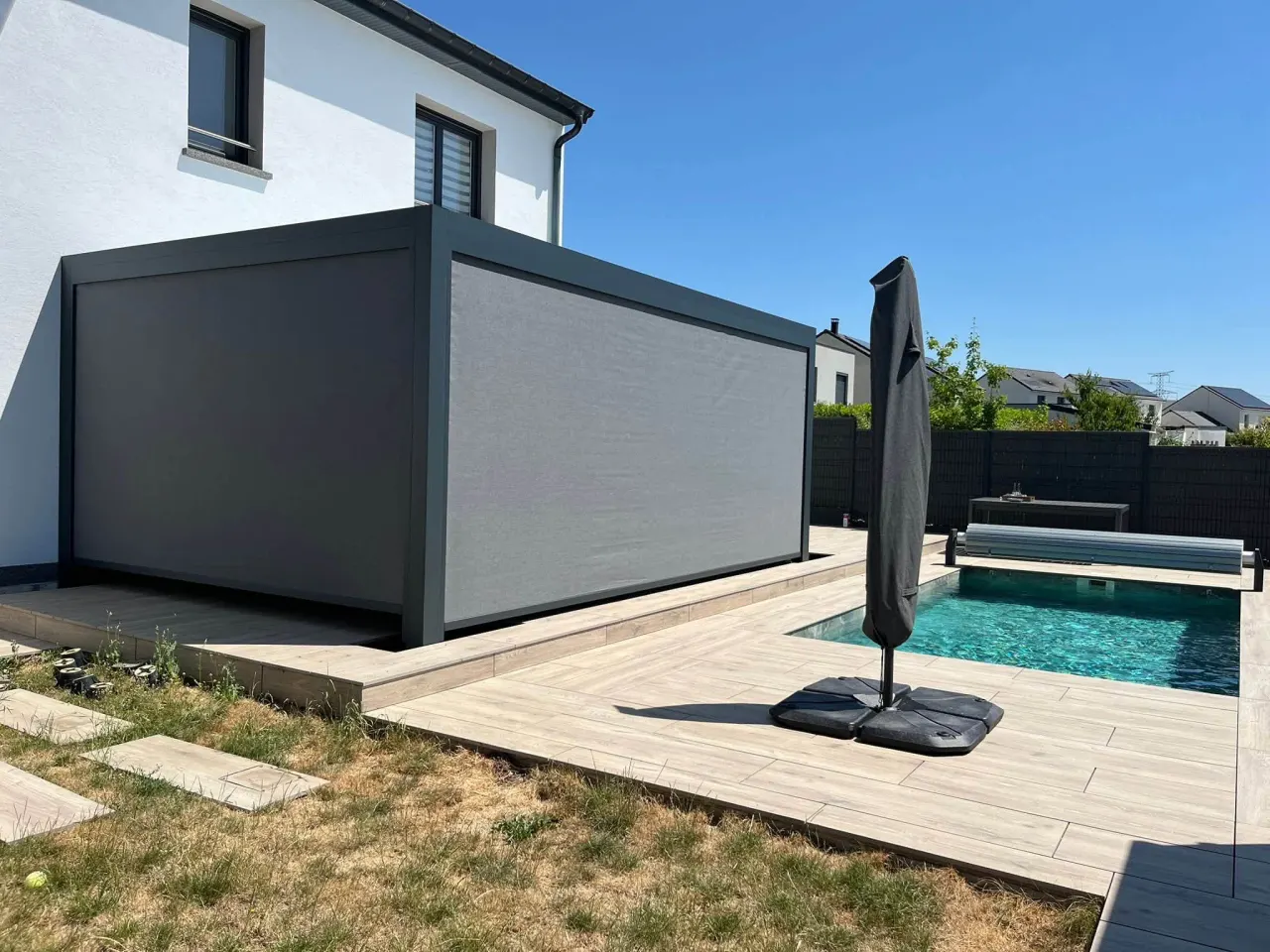 Pergola bioclimatique de 7 m × 4 m à Pont-à-Mousson — vue 3
