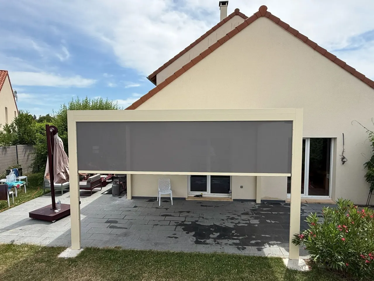 Pergola bioclimatique en aluminium à Rodemack — vue 4