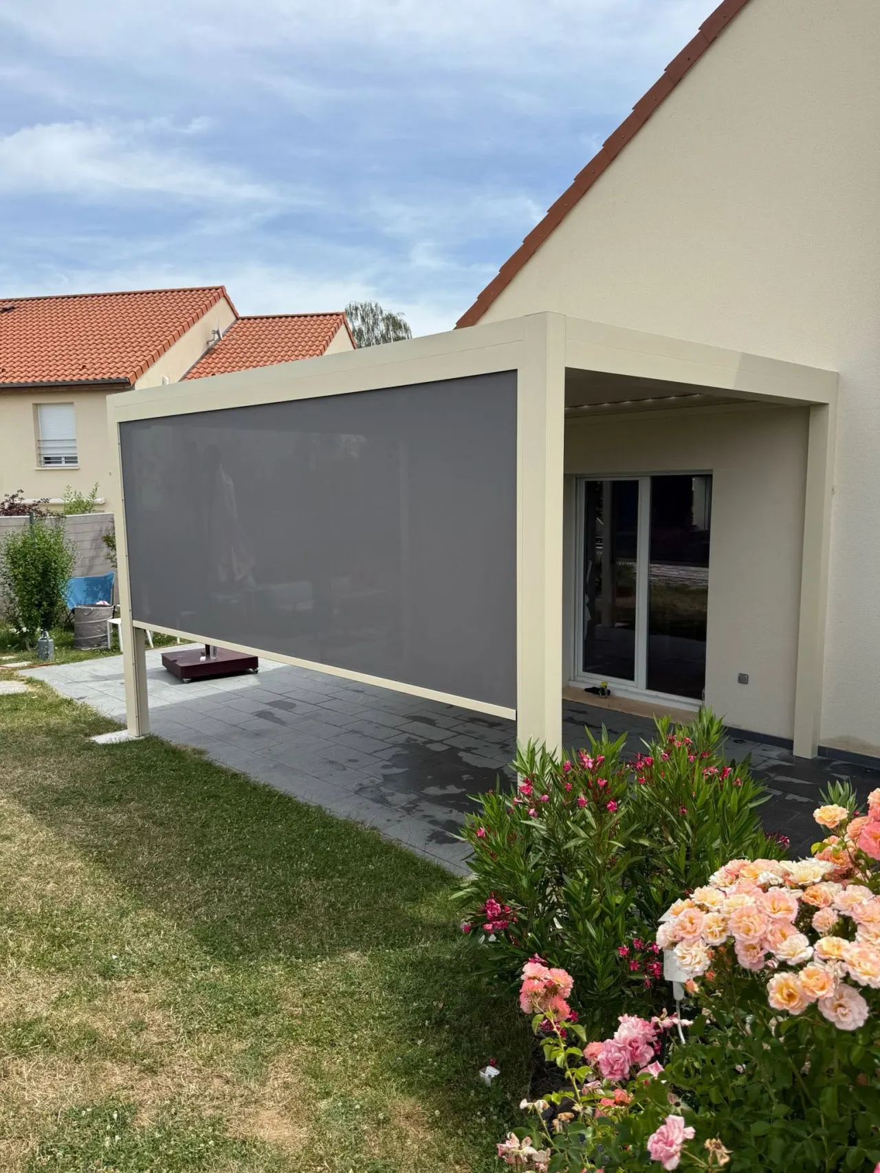 Pergola bioclimatique en aluminium à Rodemack — vue 5