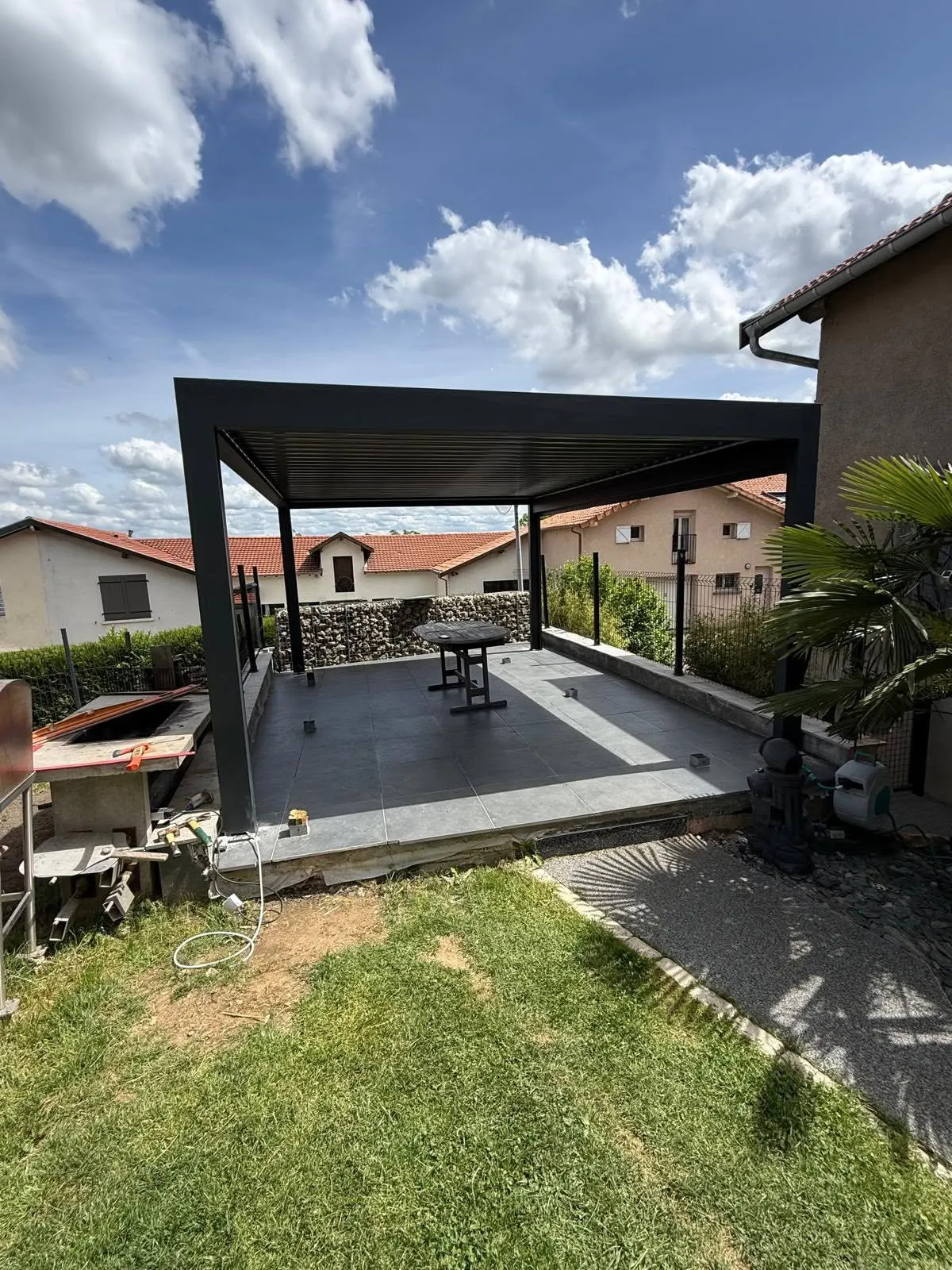 Pergola bioclimatique indépendante à Pont-à-Mousson — vue 1
