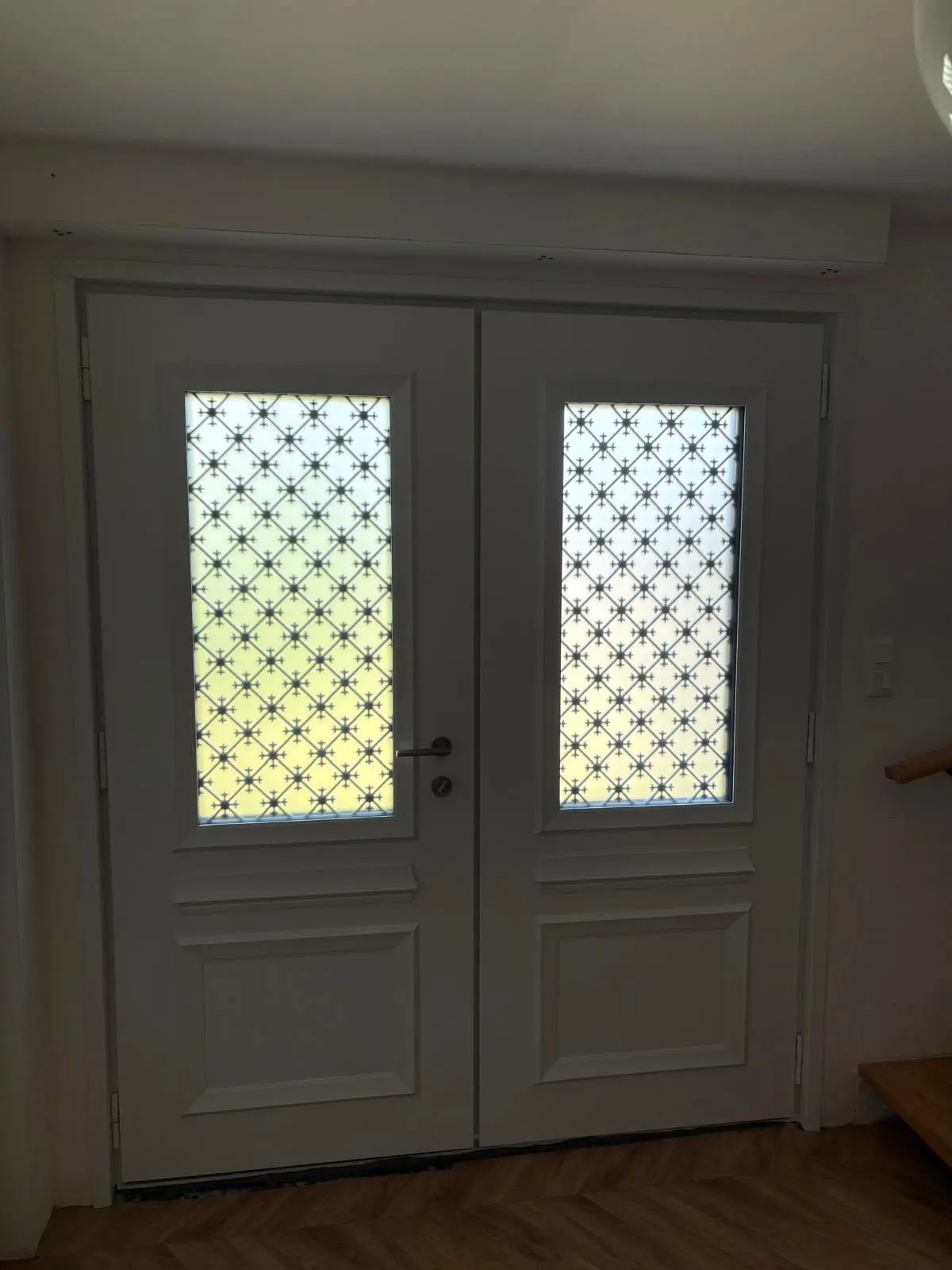 Porte d’entrée aluminium bleue traditionnelle à Pulnoy — vue 2