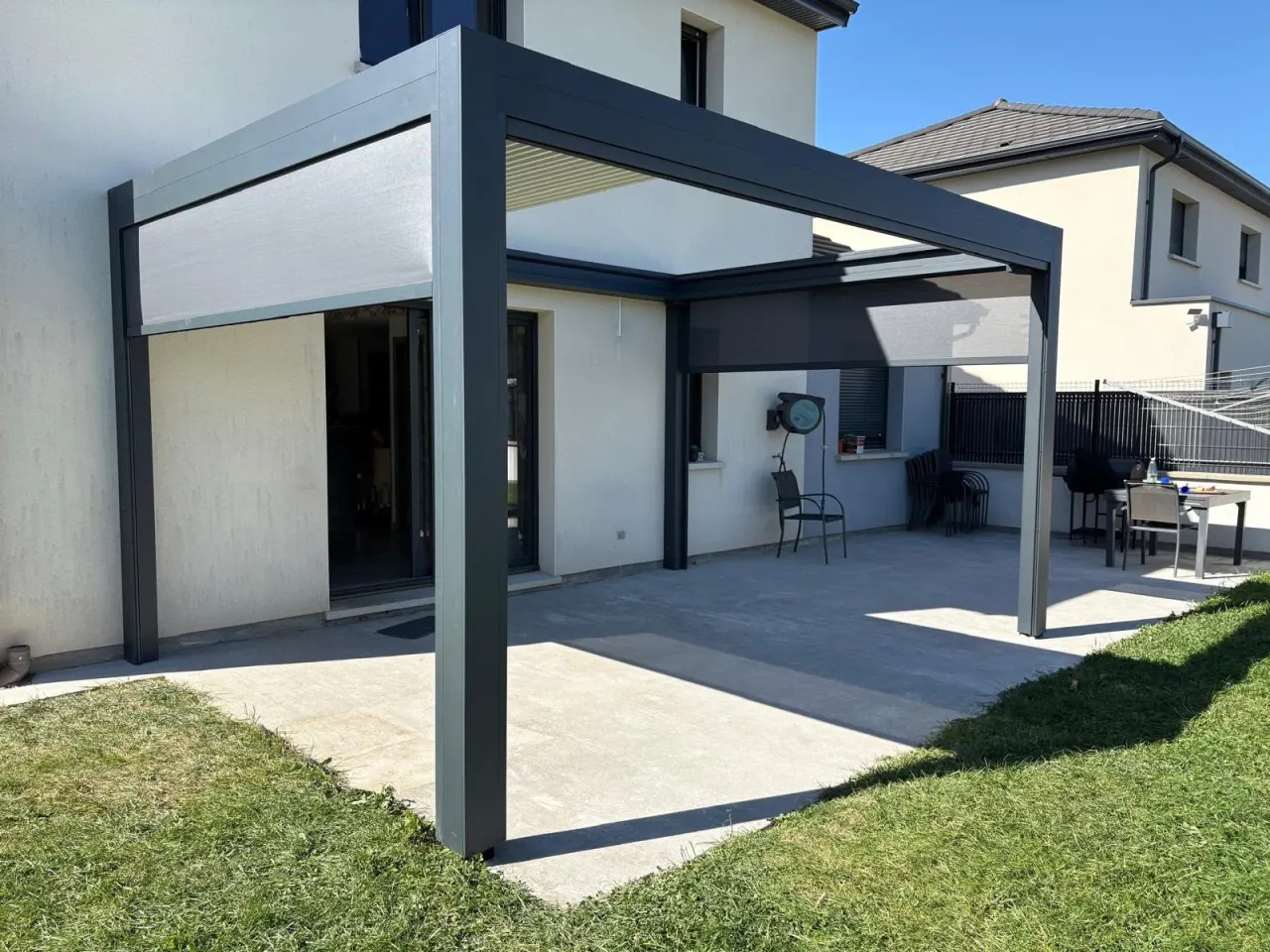Pergola bioclimatique rétractable à Jezainville — vue 3