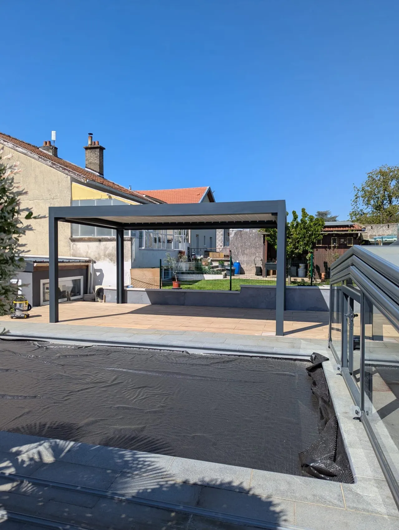 Pergola bioclimatique avec stores ZIP à Custines — vue 5