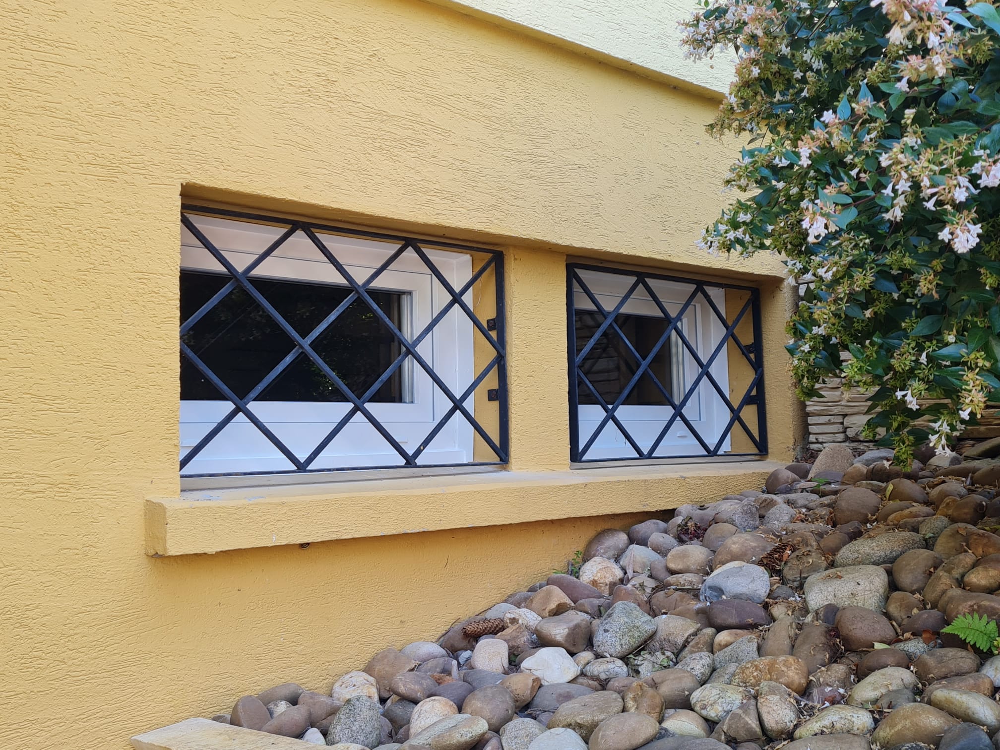 Fenêtres PVC laqués blanc avec oscillo battant