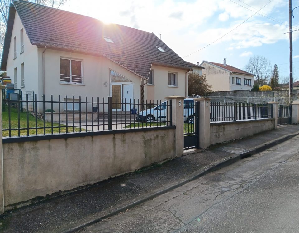 Portail cloture et portillon en aluminium laqués noir avec portail 2 vantaux