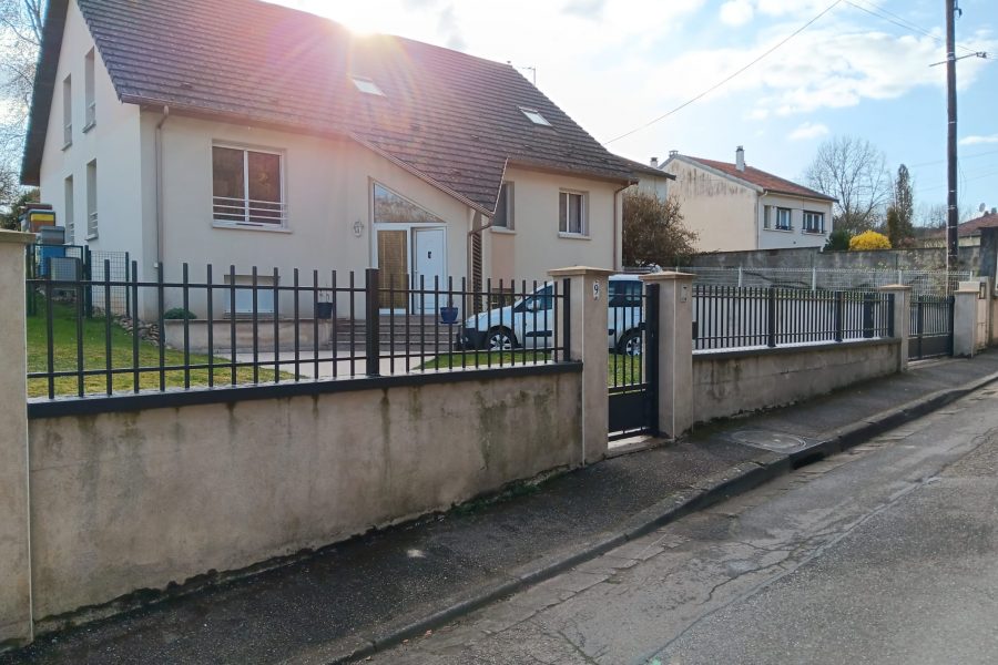 Portail cloture et portillon en aluminium laqués noir avec portail 2 vantaux