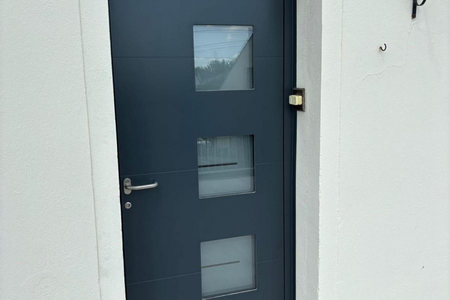 Porte d’entrée aluminium laquée Gris anthracite serrure 5 points Barillet de sécurité+ Isolation thermique + hublots vitrages sécurit